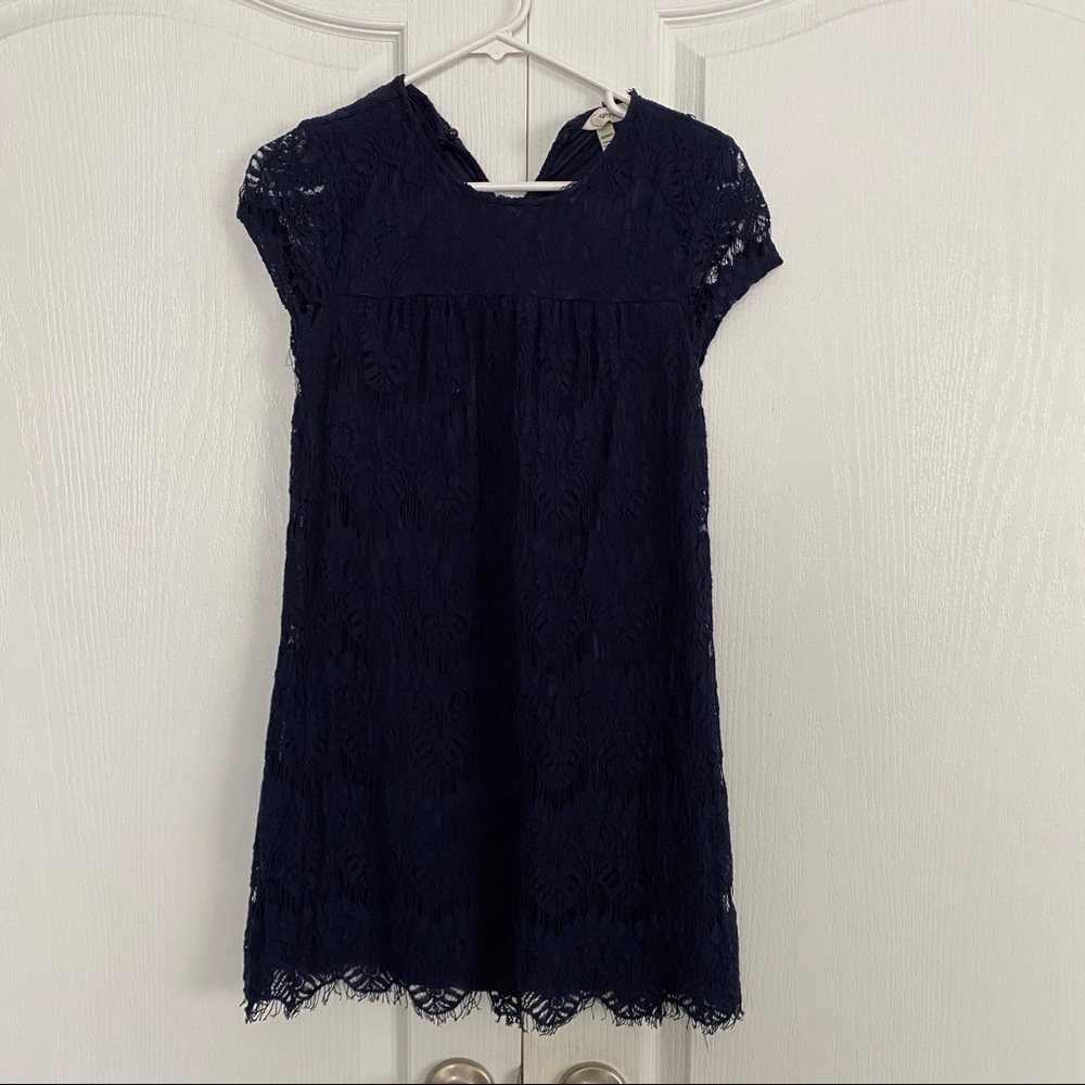 Mini navy blue dress.